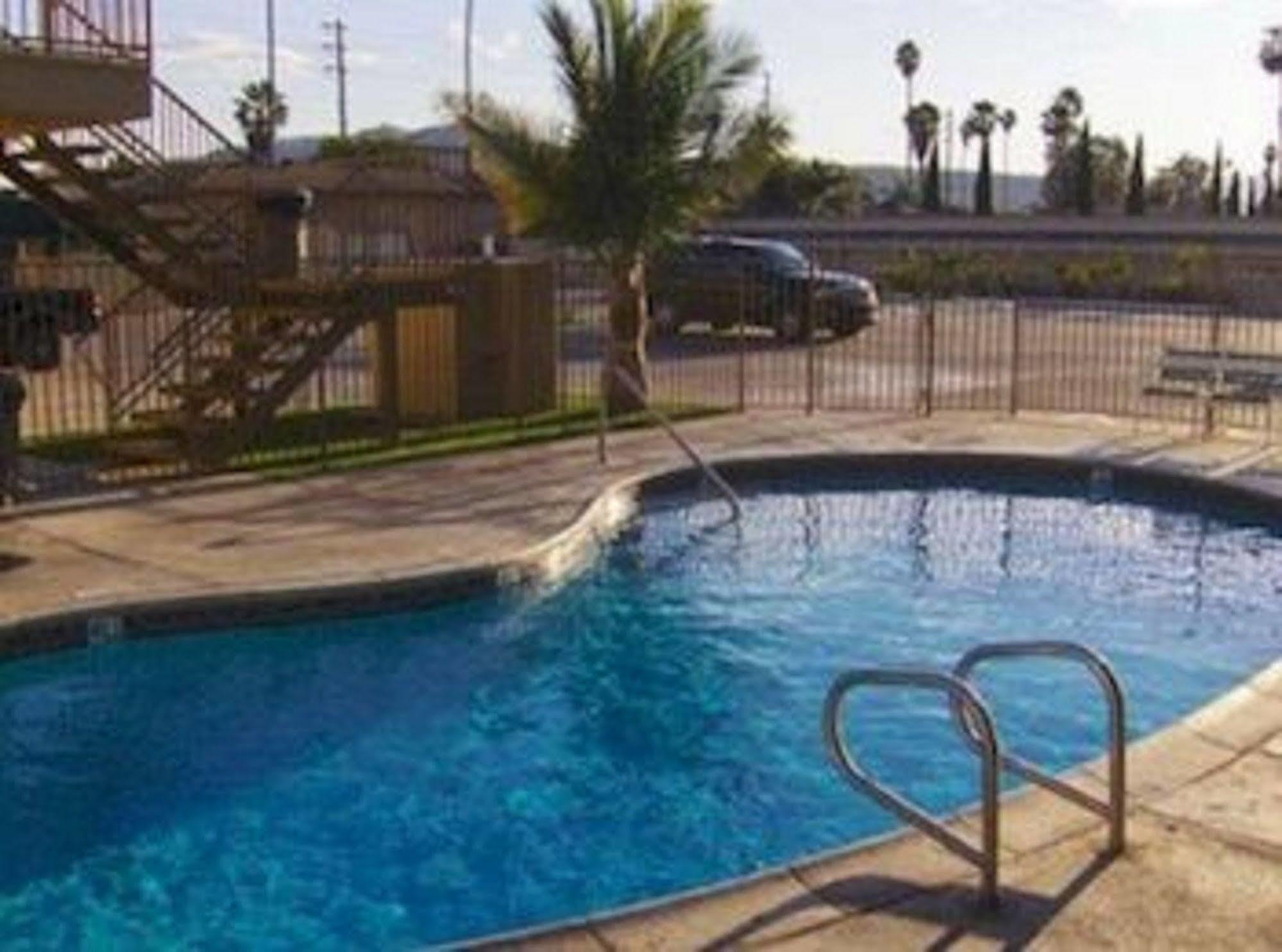 Sands Motel Riverside Bagian luar foto