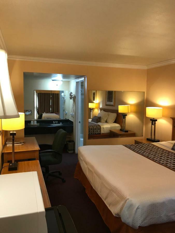 Sands Motel Riverside Bagian luar foto